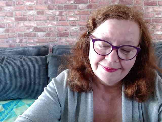 flirty-adele webcam