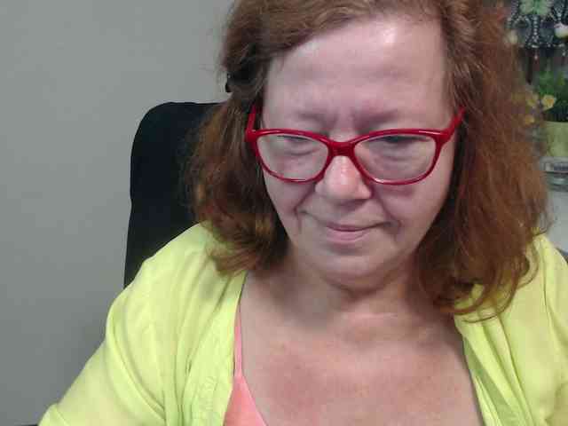 flirty-adele webcam