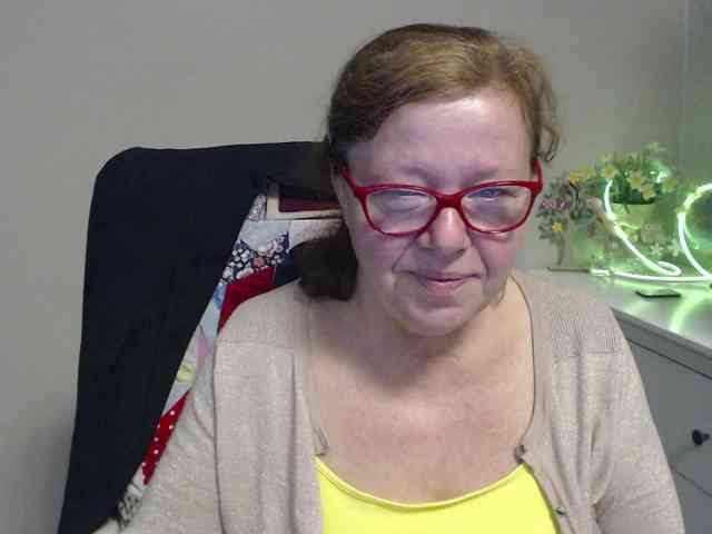 flirty-adele webcam