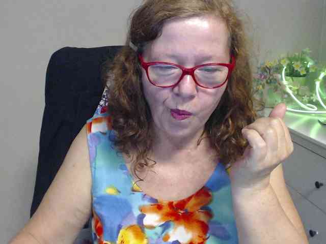 flirty-adele webcam