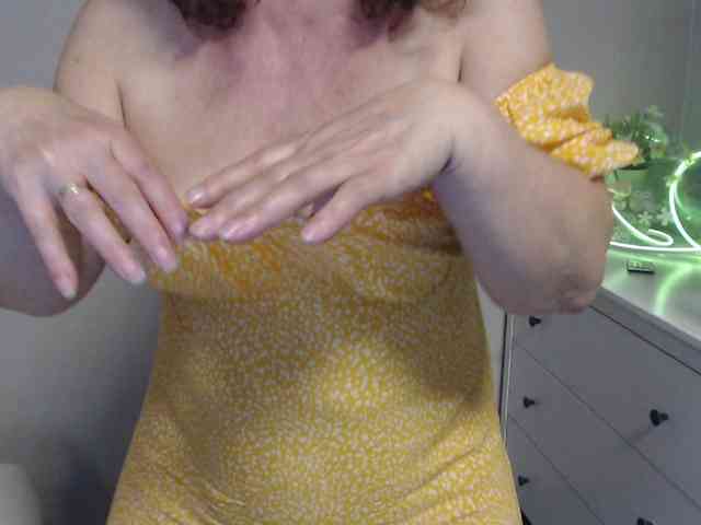 flirty-adele webcam