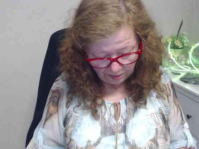 flirty-adele webcam