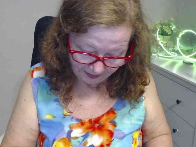 flirty-adele webcam