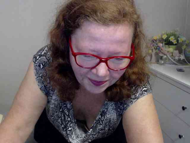 flirty-adele webcam