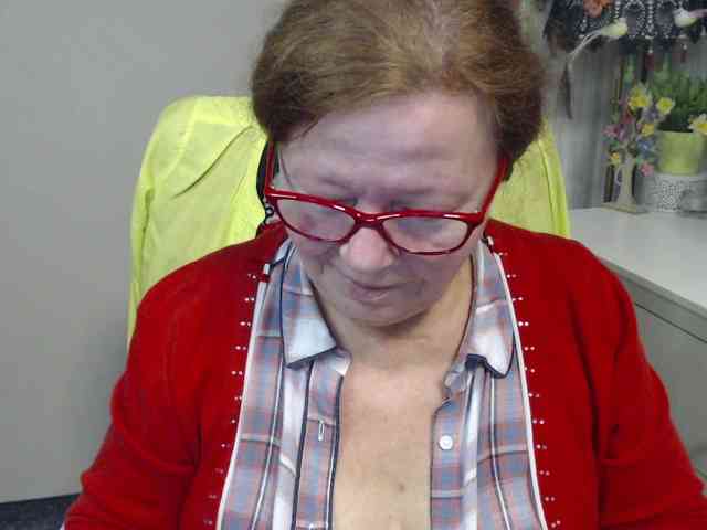 flirty-adele webcam
