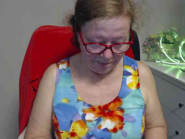 flirty-adele webcam