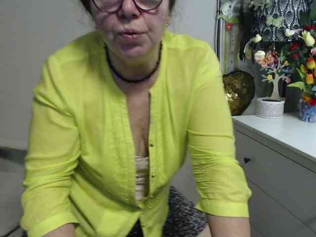 flirty-adele Live Webcam on BongaCams