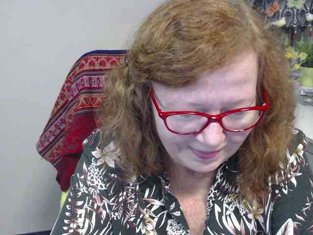 flirty-adele bongacams