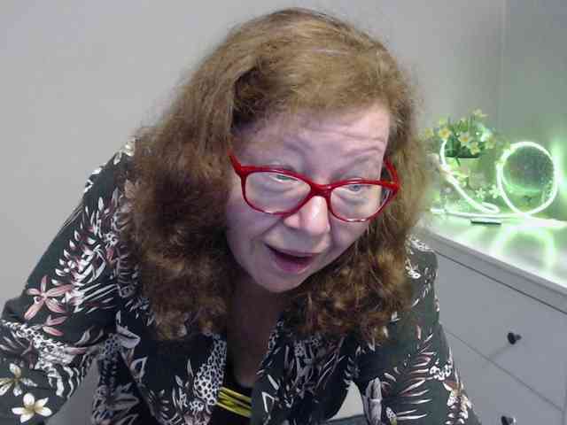 flirty-adele webcam