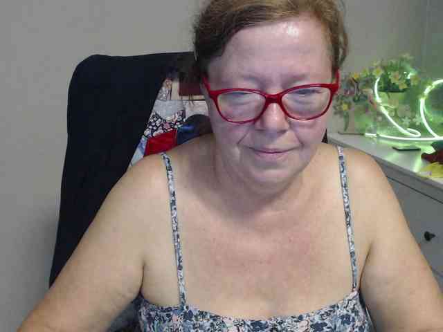 flirty-adele webcam