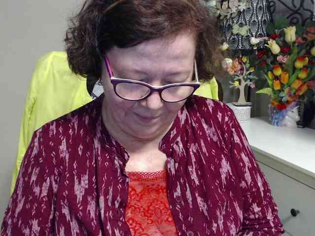 flirty-adele flirty-adele