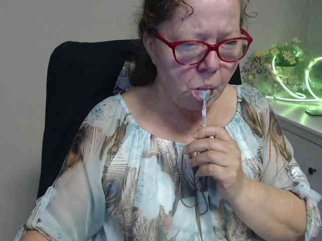 flirty-adele webcam