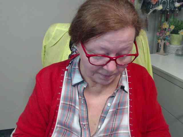 flirty-adele webcam