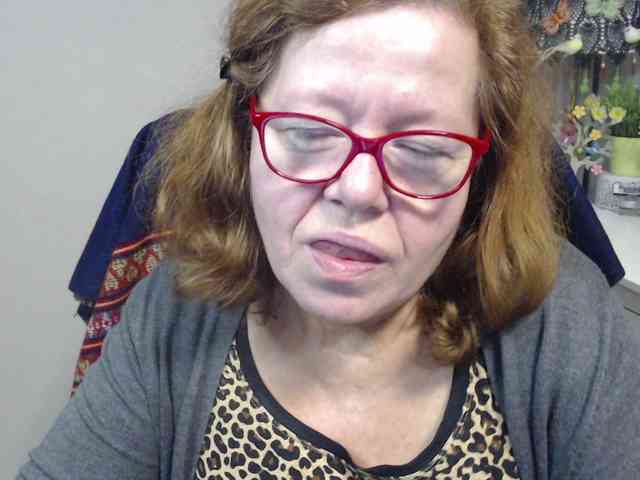 flirty-adele webcam