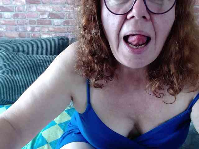 flirty-adele webcam