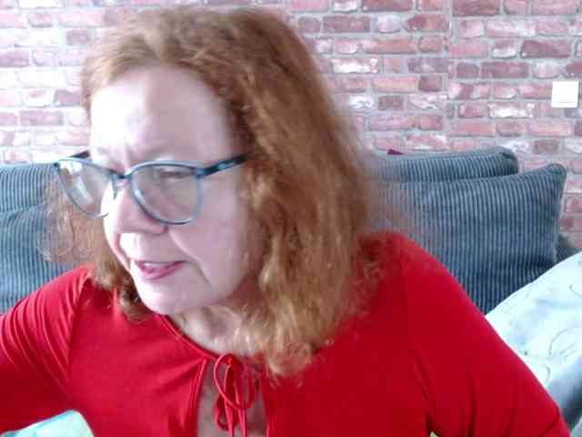 flirty-adele webcam