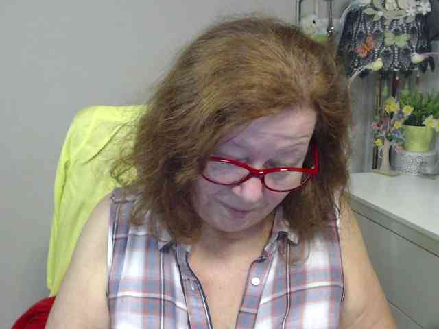 flirty-adele webcam