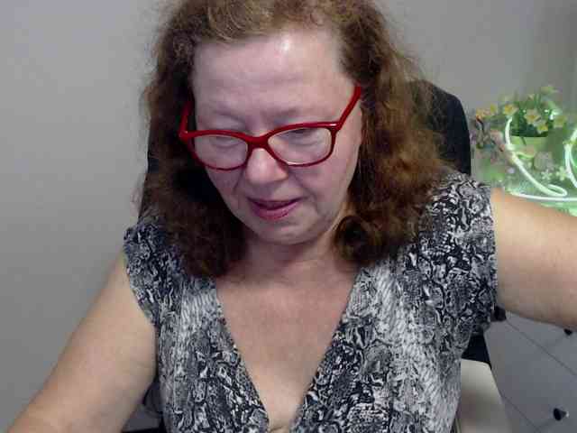 flirty-adele webcam