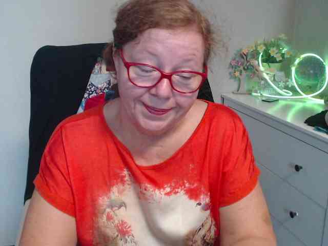 flirty-adele webcam