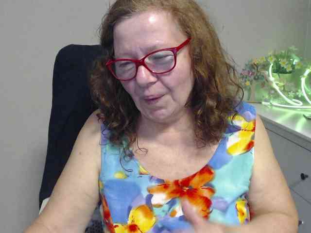 flirty-adele webcam