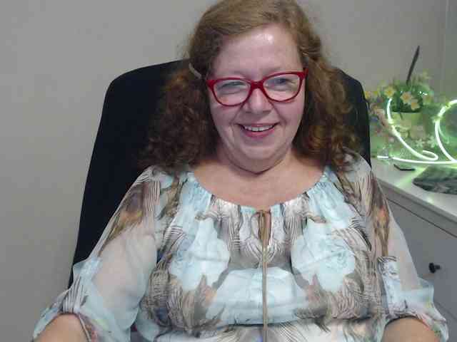 flirty-adele webcam