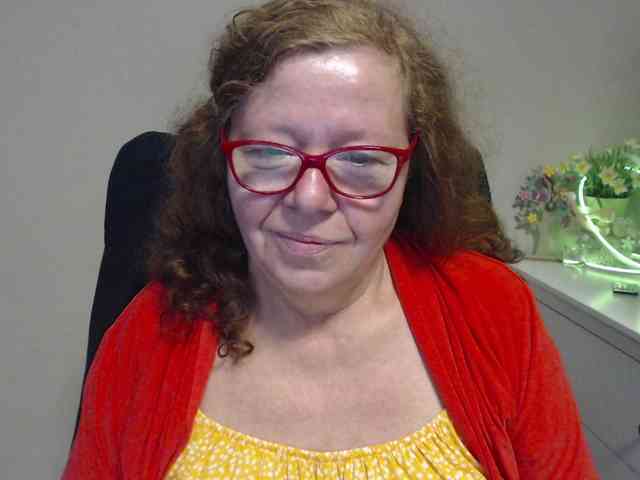 flirty-adele webcam