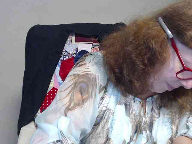 flirty-adele webcam