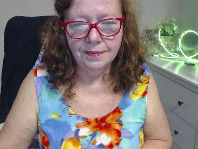 flirty-adele webcam
