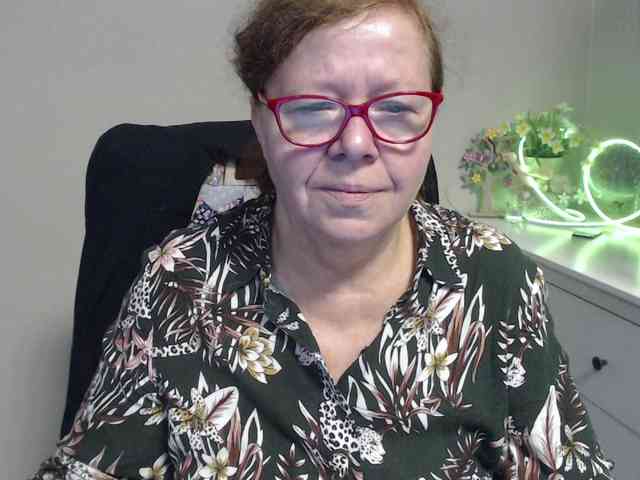flirty-adele webcam