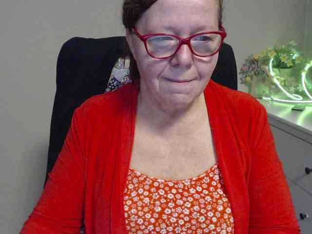 flirty-adele webcam