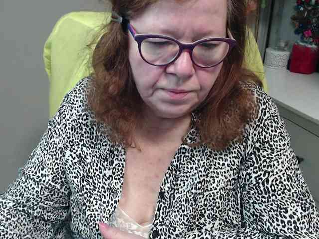 flirty-adele flirty-adele