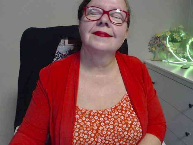 flirty-adele webcam