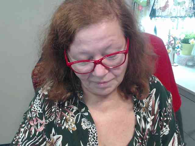 flirty-adele webcam