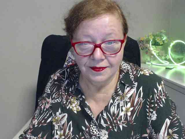flirty-adele webcam