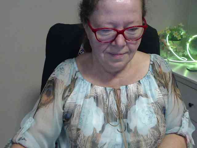 flirty-adele webcam