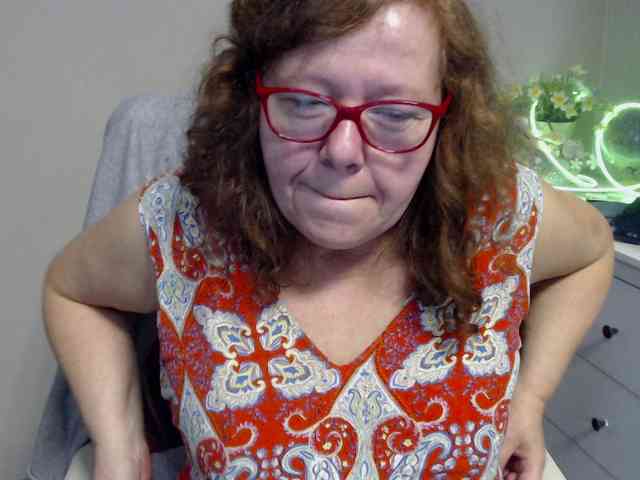 flirty-adele webcam