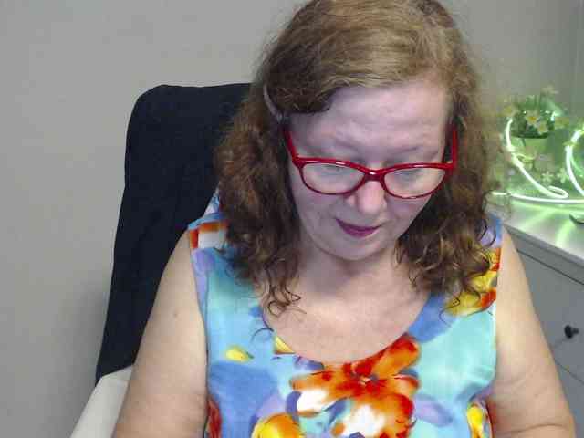flirty-adele webcam