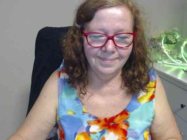 flirty-adele webcam