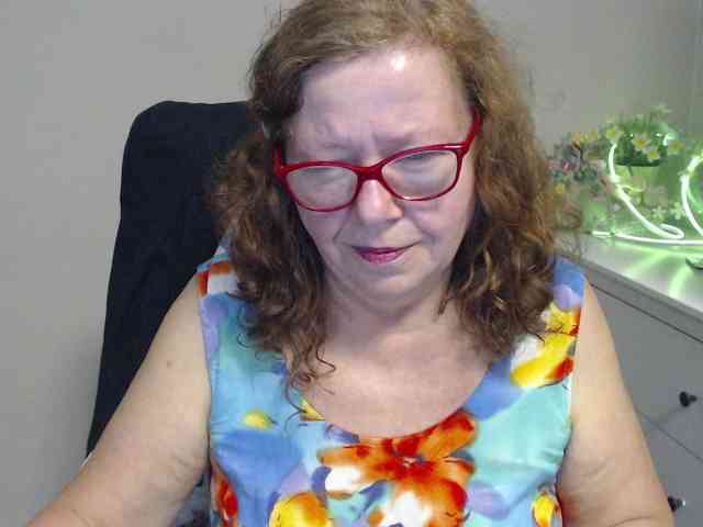 flirty-adele webcam
