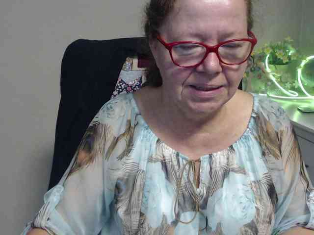 flirty-adele webcam