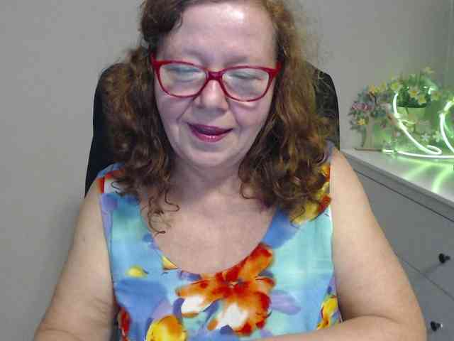 flirty-adele webcam
