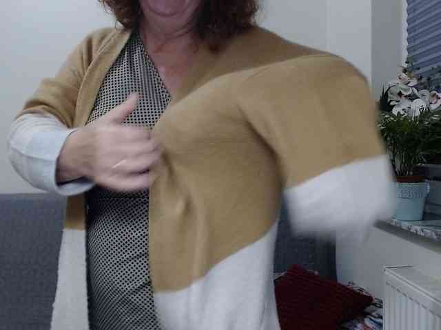 flirty-adele webcam