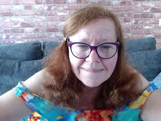 flirty-adele webcam
