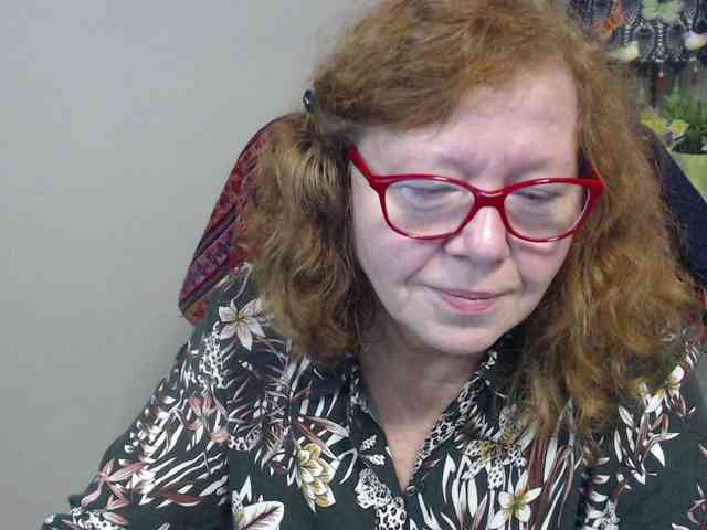 flirty-adele bongacams