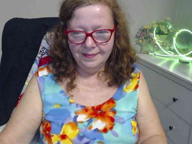 flirty-adele webcam