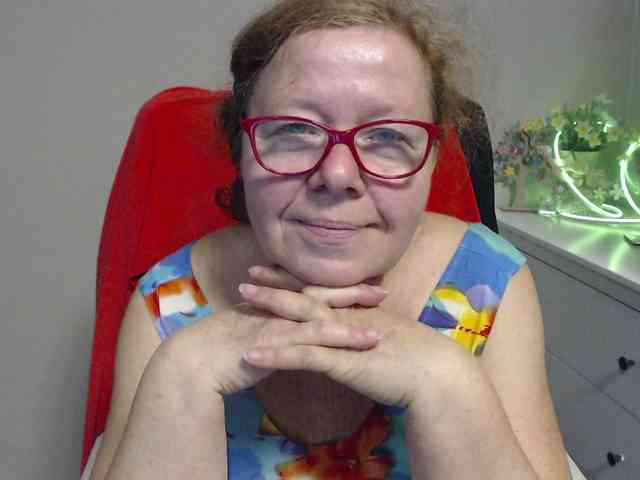 flirty-adele webcam