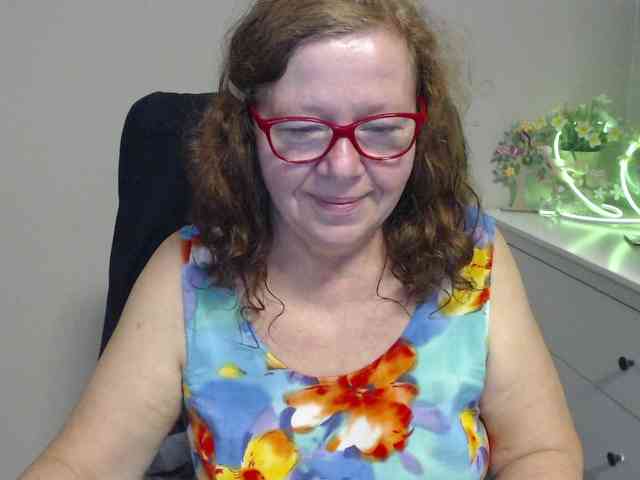flirty-adele webcam
