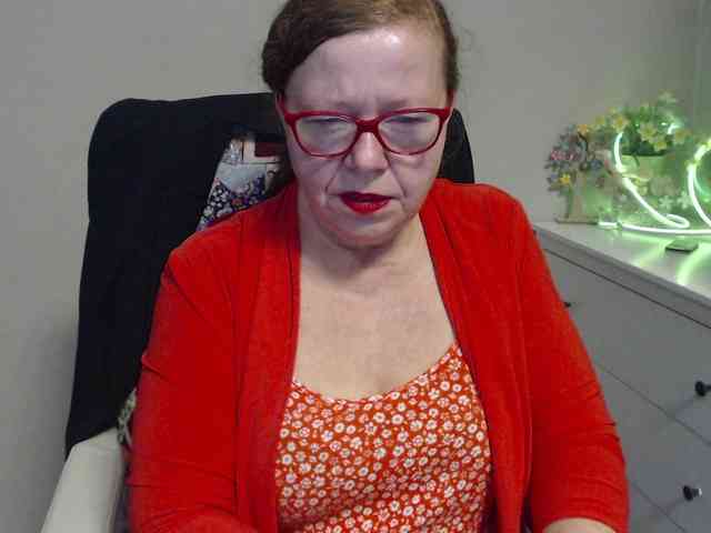 flirty-adele webcam