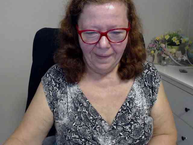flirty-adele webcam