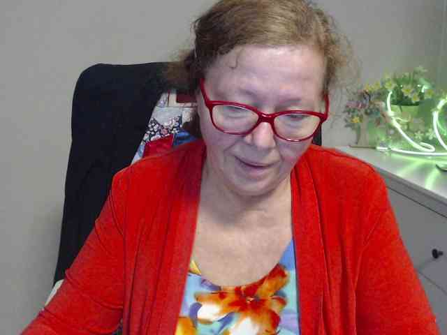 flirty-adele webcam